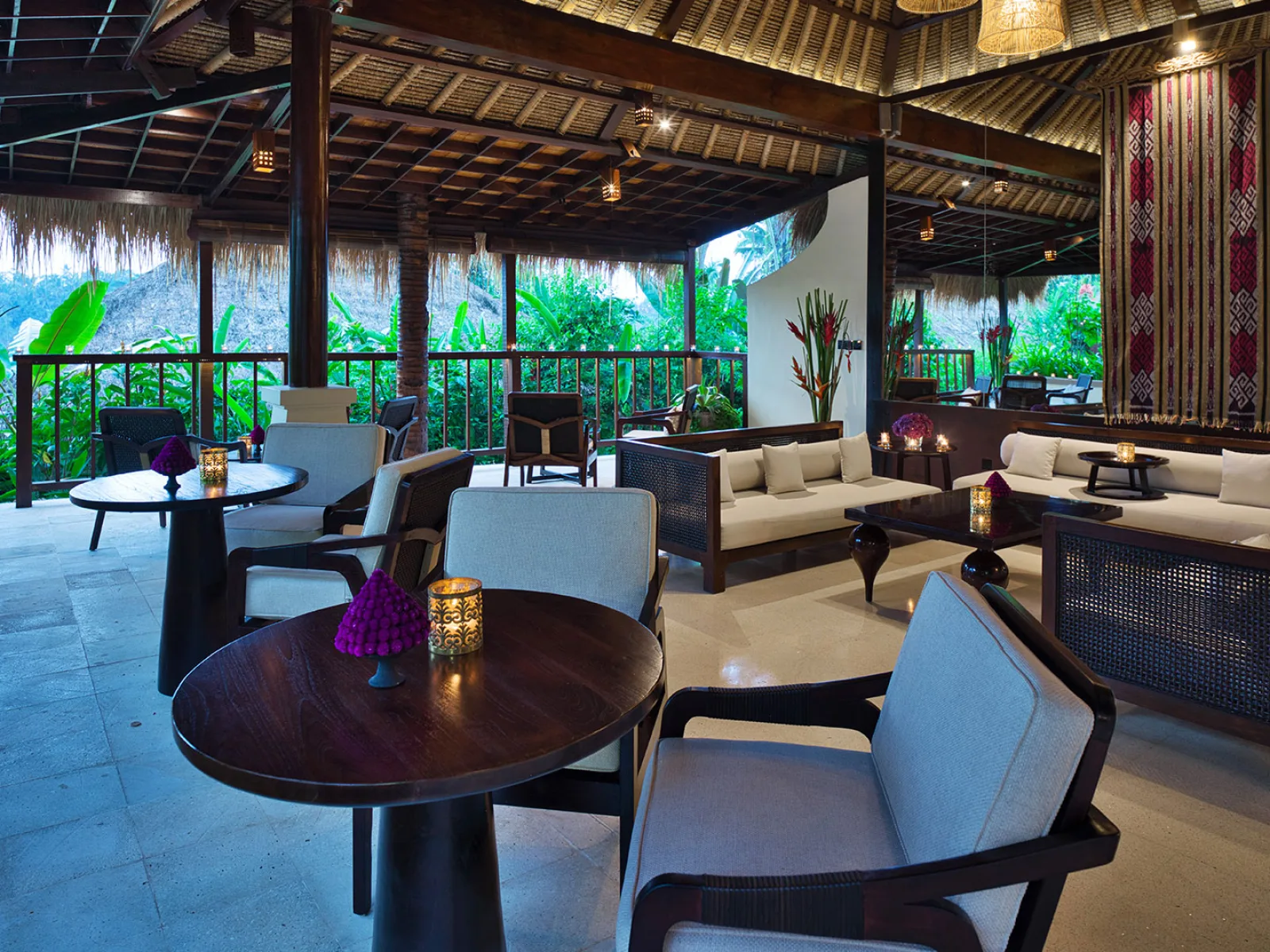bar lounge 2